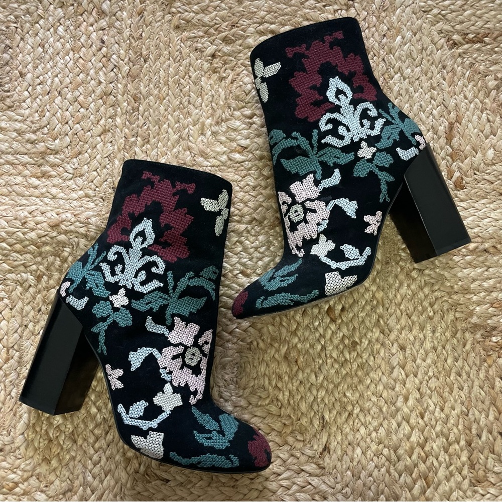 Rebecca Minkoff floral embroidered black suede boots size 9.5